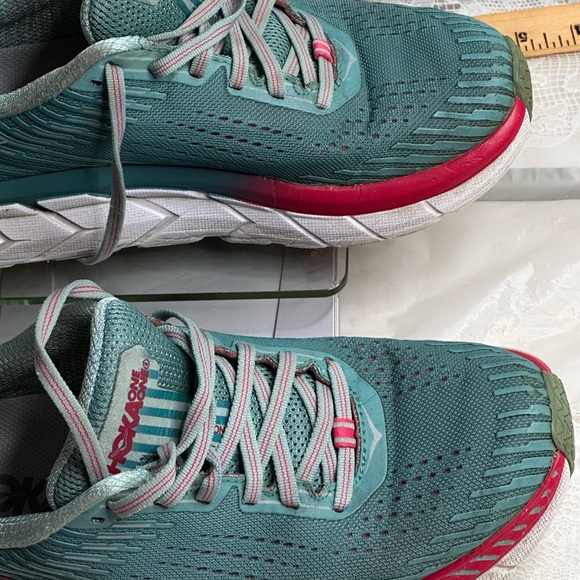 HOKA Clifton 5 running/athletic shoe.lots of miles left.size 7.5 - Picture 11 of 13